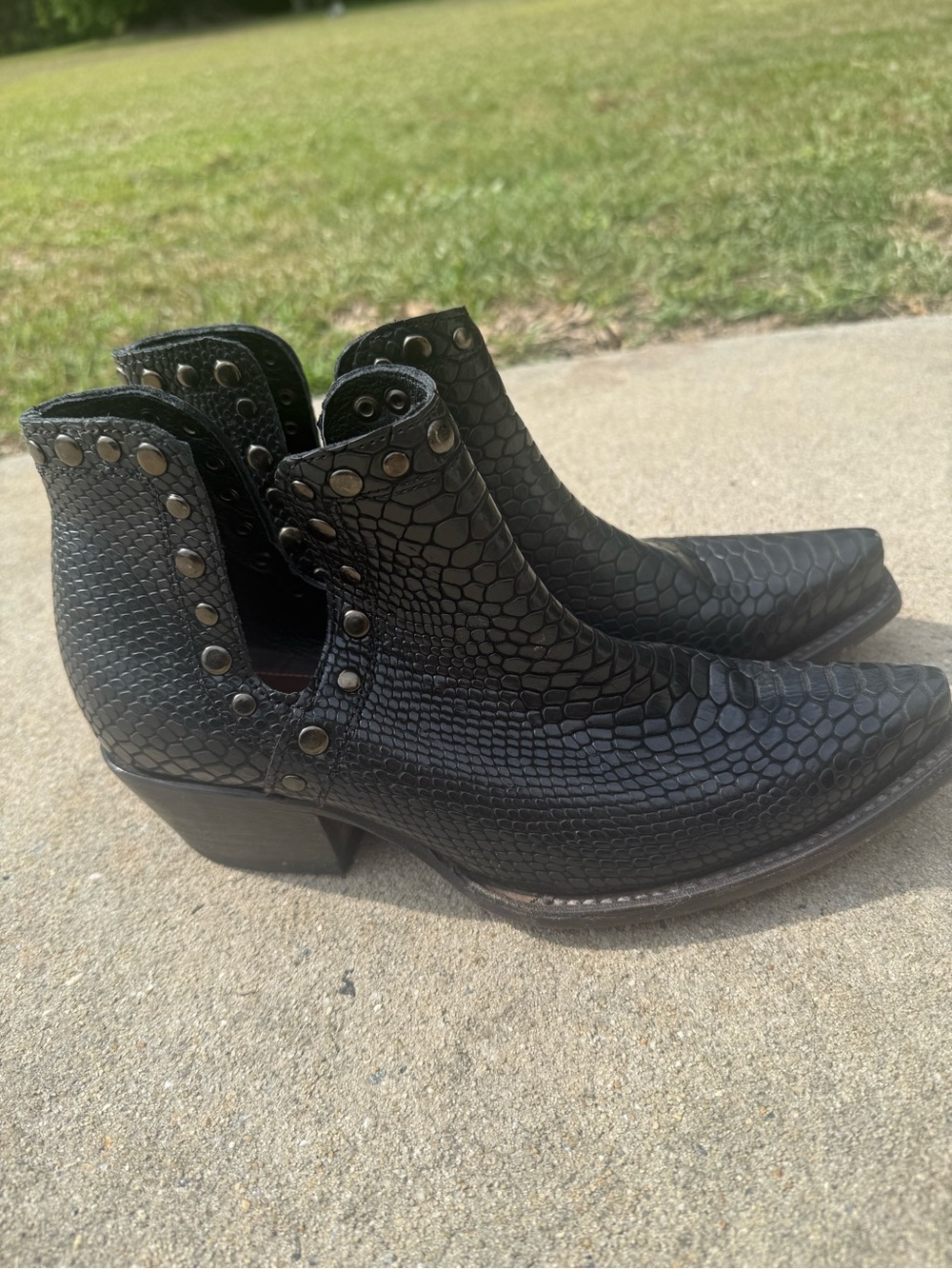Freebird Mandy Black Textured Western Ankle Boots with Stud Detail, size 8